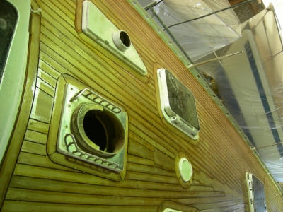 [Immagine: 201212112745_Coperta Teak 10 mm particol...heria .jpg]